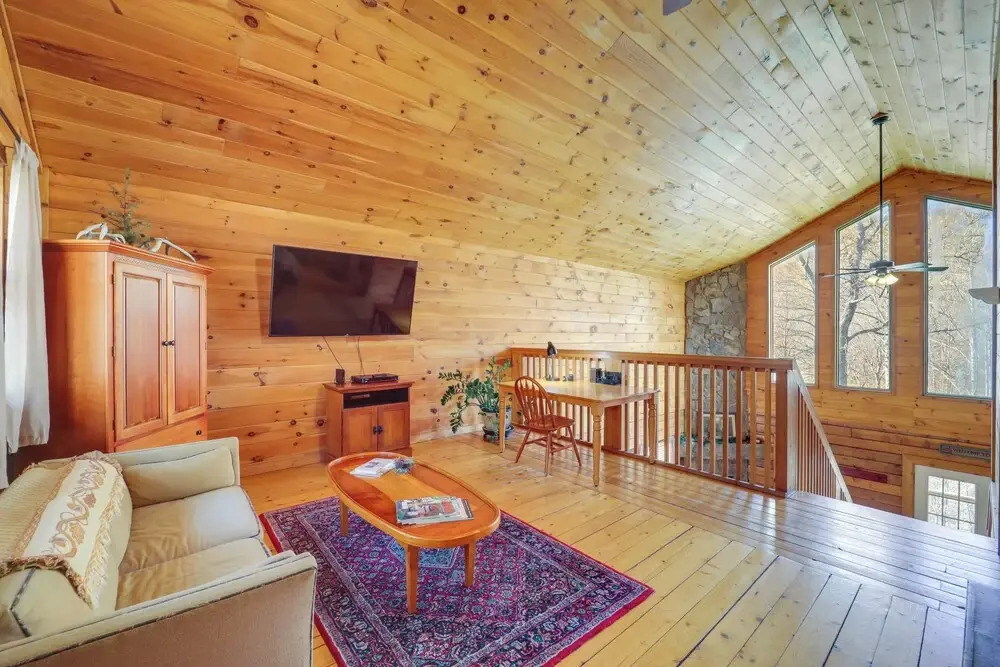 Cabin on 22 Acres w/ Patio - 3 Mi to Blowing Rock!