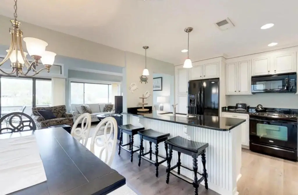 280 Turnberry Village