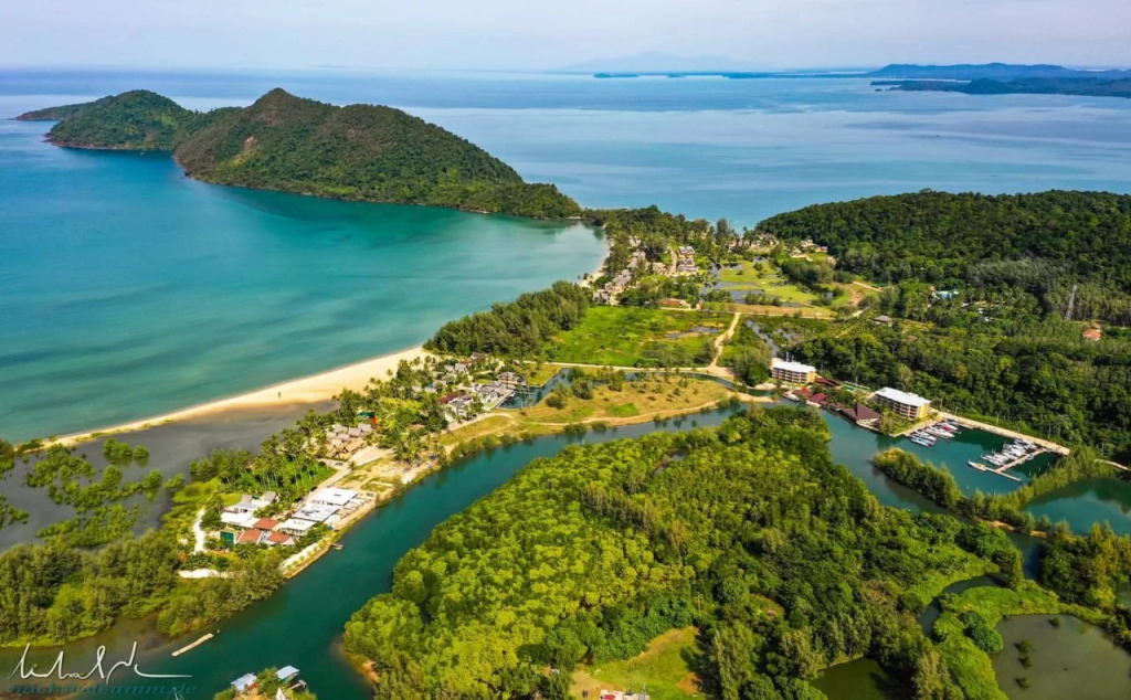 Peninsula Beach Resort