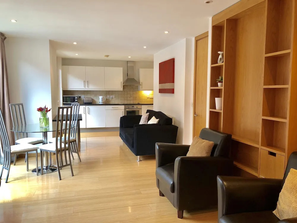 Stylish Apartments in Victoria & Westminster