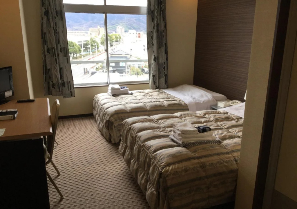 Hotel Matsuyama Hills Katsuyamahigashiten