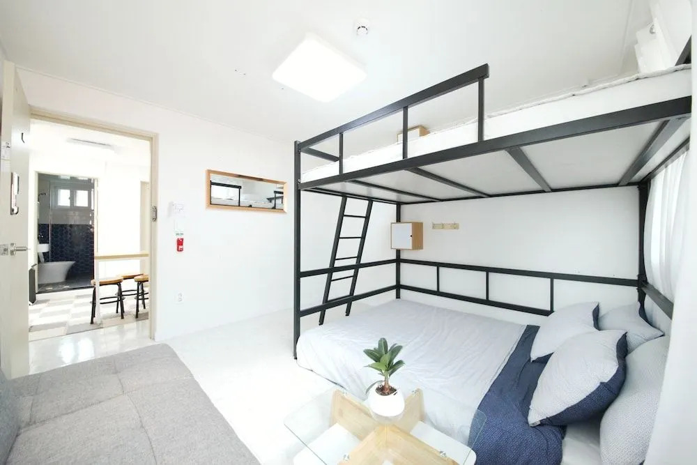 ZIBRO H guesthouse