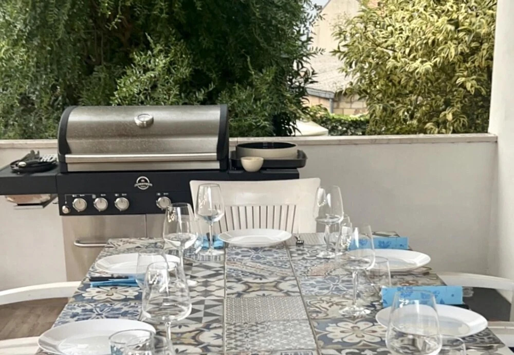 Ettore 3-bed Villa - Sleeps 6, Garden & Parking