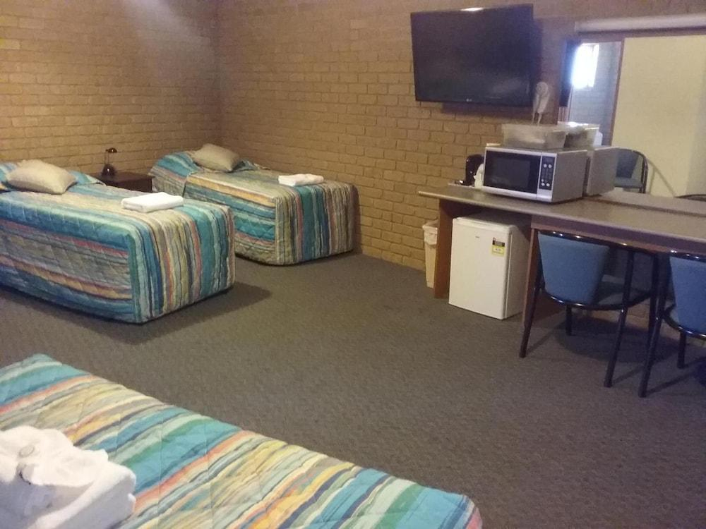 Darling Junction Motor Inn