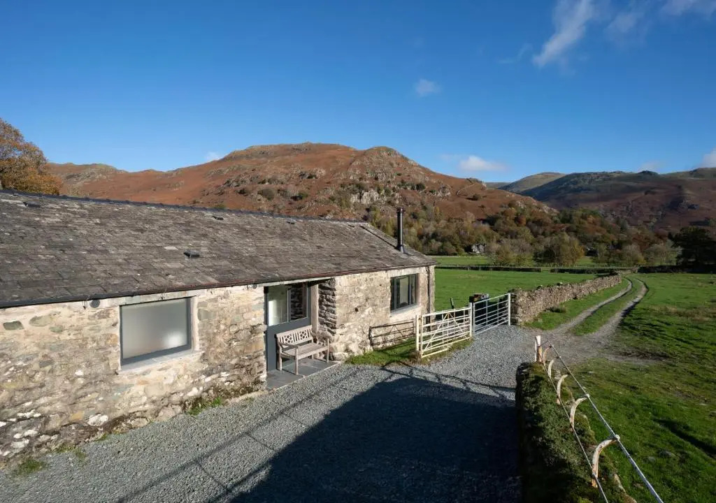 Grasmere Cottage with Stunnng Views by LetMeStay