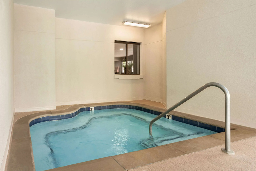 Luxe Hotel Nashville Airport