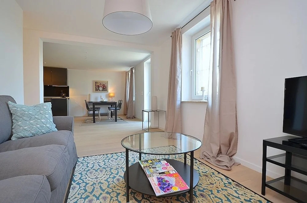 AB Apartment 123