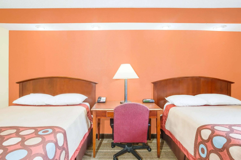 Coastal Inn & Suites