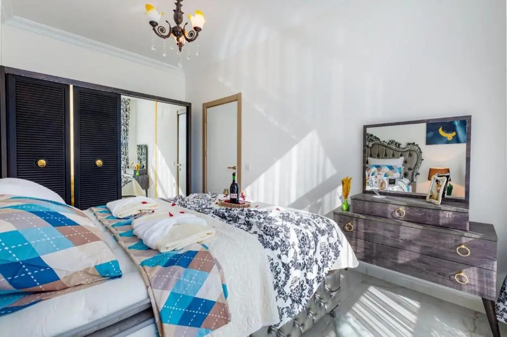 Suit Residence
