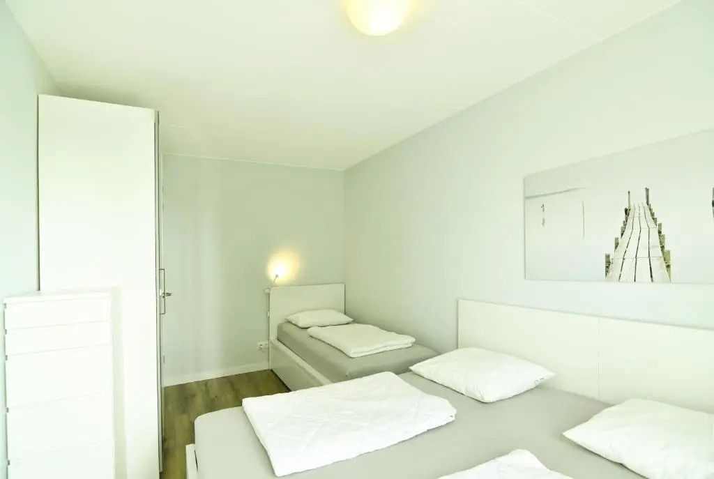 Villa Maroma Mistral Veerse Meer, gratis 4 E-bikes, gratis laden EV, trampoline