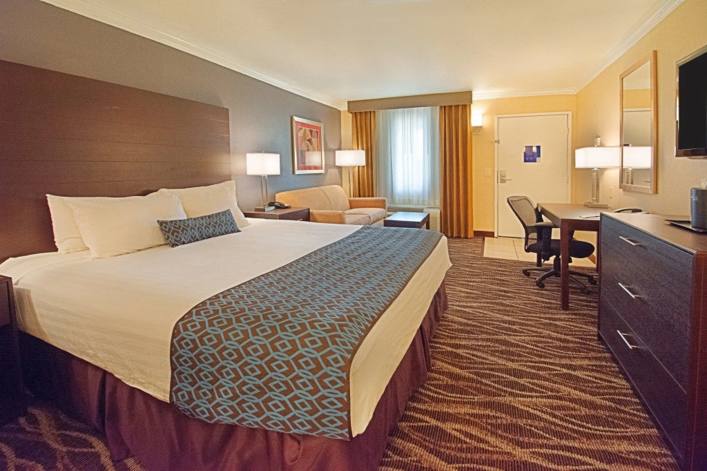 Tempe by the Mall Phoenix Airport Hotel