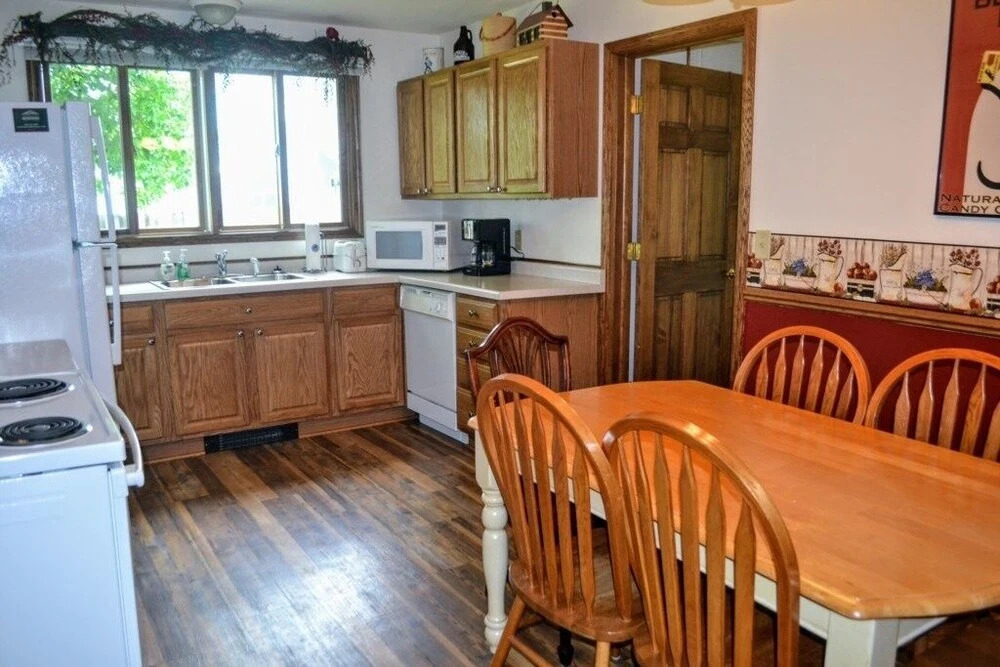 Billy's Lakeview 3 Bedroom Home