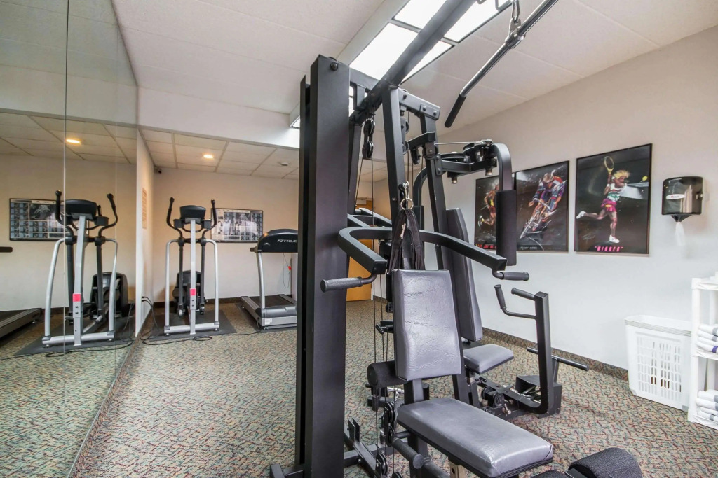 Comfort Inn & Suites Madison - Airport