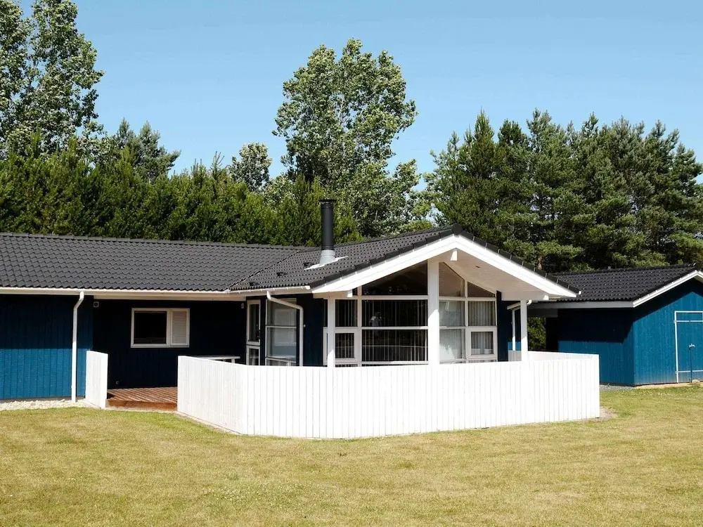 6 person holiday home in Oksbøl-By Traum