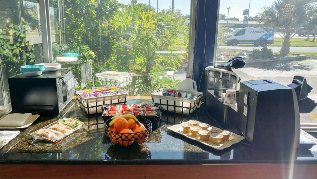Magnuson Hotel Waterfront Marina New Port Richey