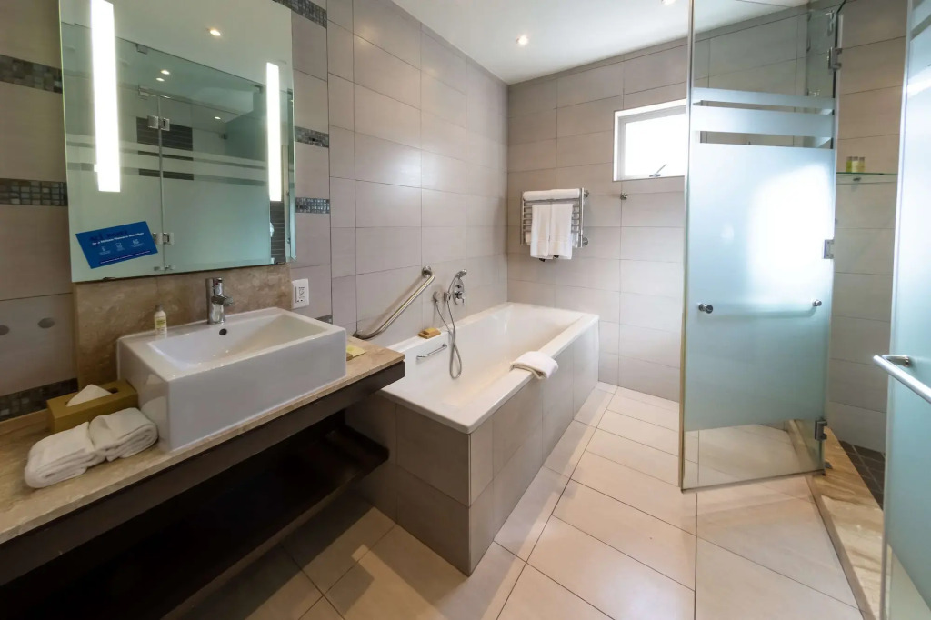 DoubleTree by Hilton Cape Town Upper Eastside