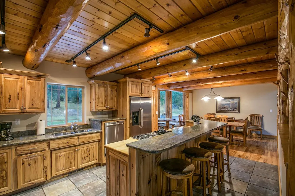 Pineview Lodge