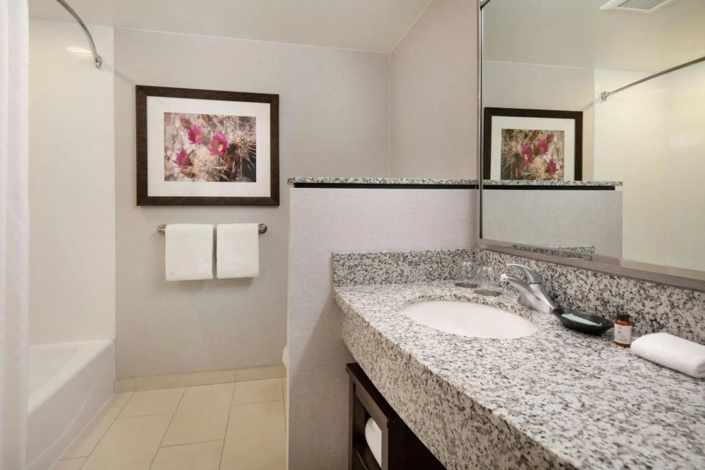 Courtyard Scottsdale Salt River