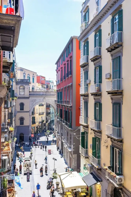 Chiaia Boutique Flat on Pedestrian Area by Napoliapartments