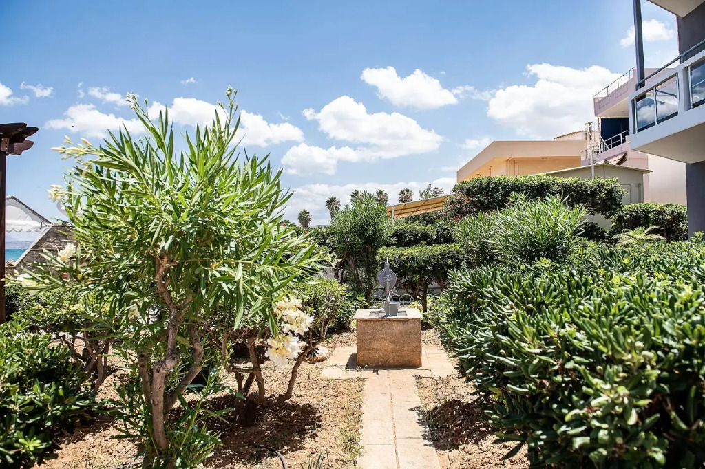 Hotel Koukouras And Lia Apartments Annexe