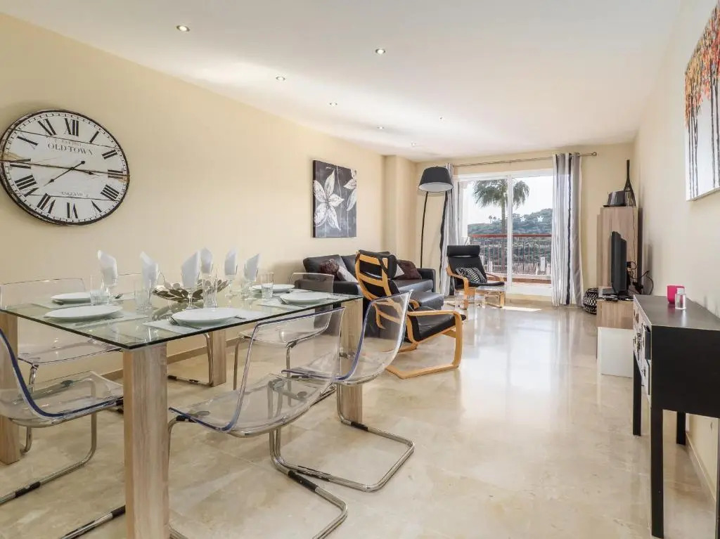 2174-Huge 3 bedrooms with terrace and pool