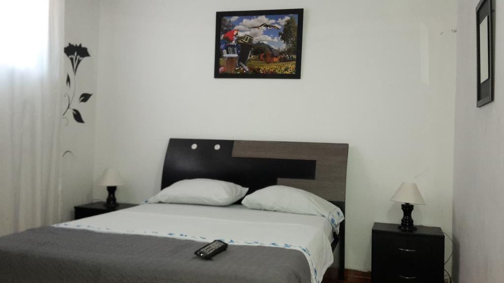 Hotel Media Luna santa marta