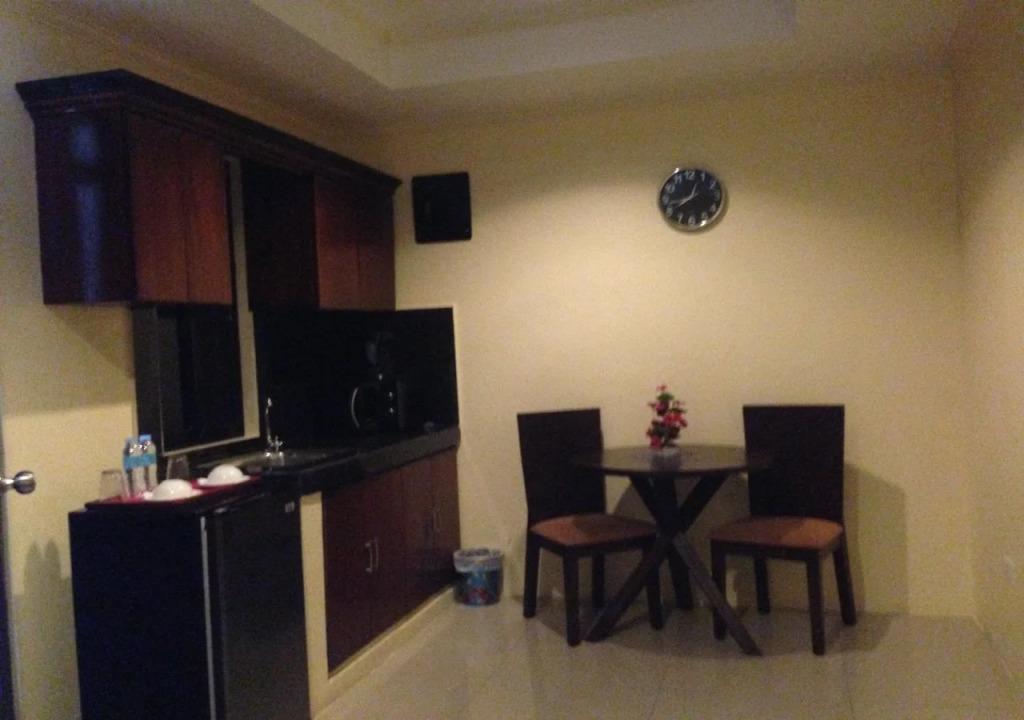 Poleng Suites Hotel