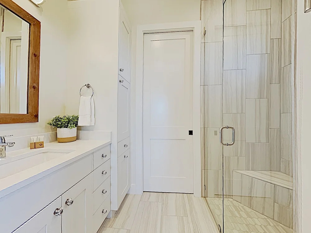 New Listing! Luxury Reserve At Lake Travis 3 Bedroom Home