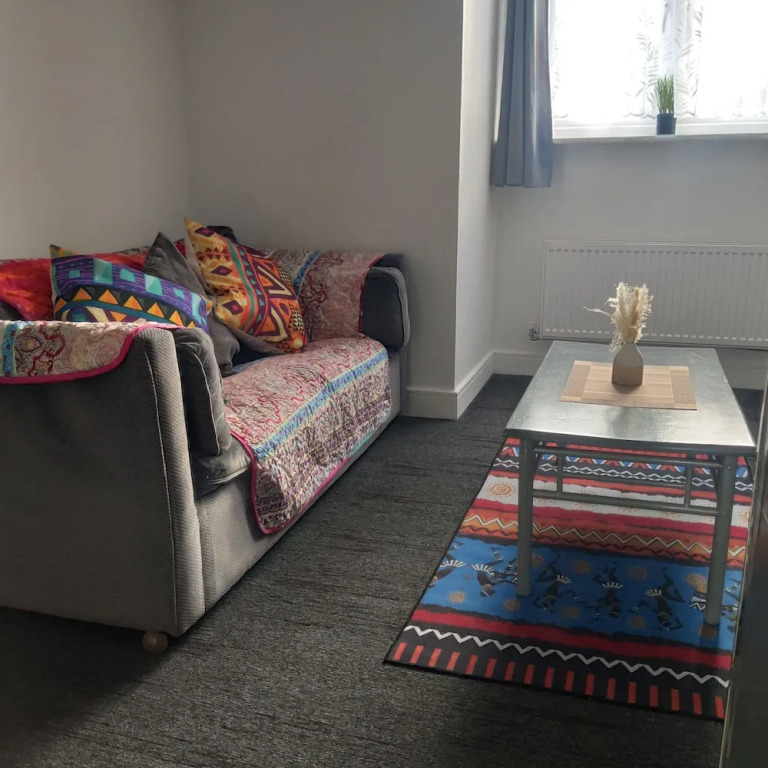 Charming 1-bed Loft Apartment in Romford