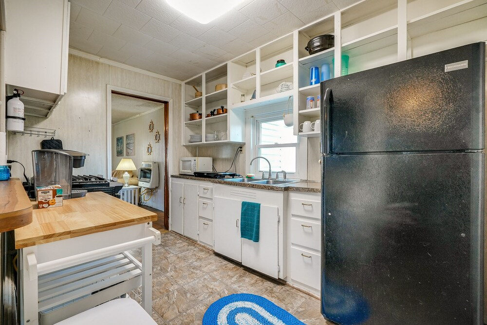 Downtown Russells Point Cottage Near Indian Lake!