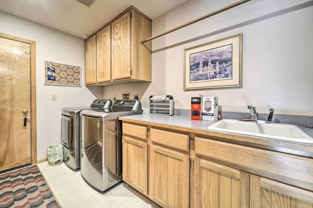 Calpine Mountain Retreat w/ High-speed Internet
