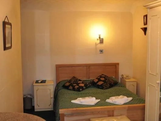 Old Ridgeway Hotel