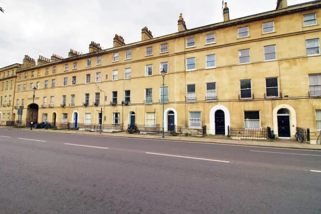 Spacious Georgian Apartment 5 mins from Bath Abbey