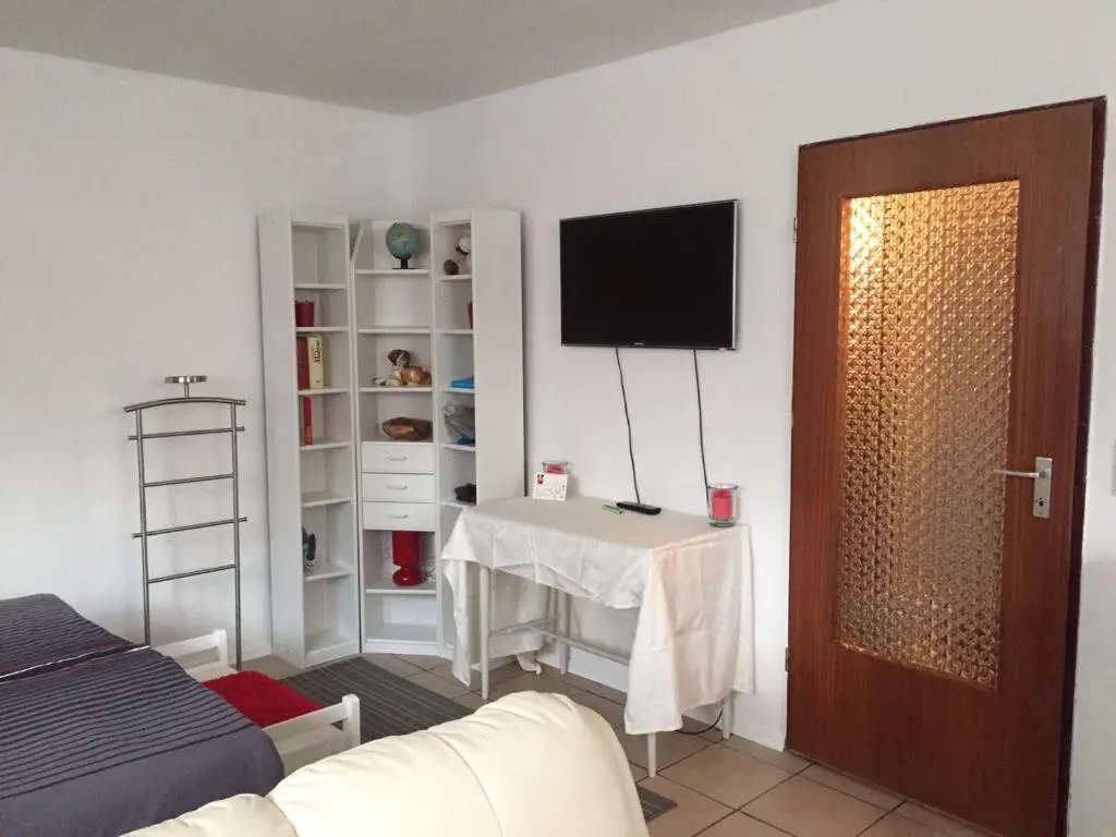 1 Zimmer Appartment im Basement links 108 A