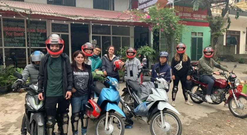 Giang Son Hostel