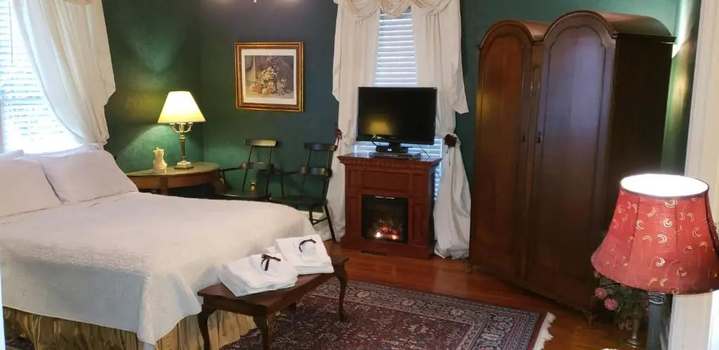 Montgomery Inn BnB