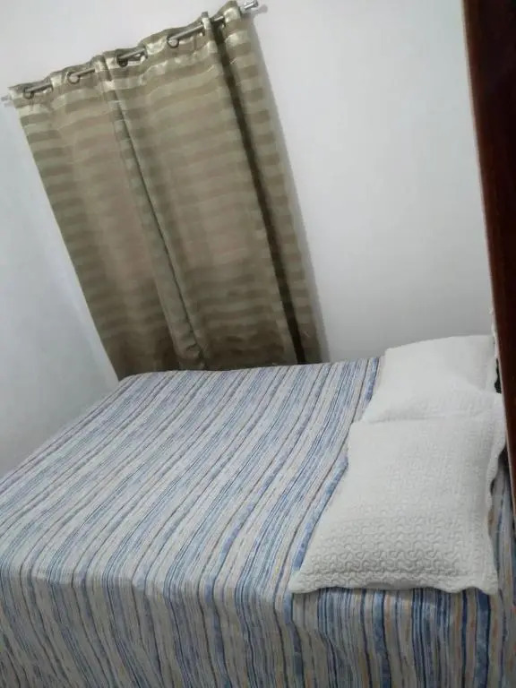 Apt Inteiro A, 02 Qts, 05 Pessoas, 15 min Praia