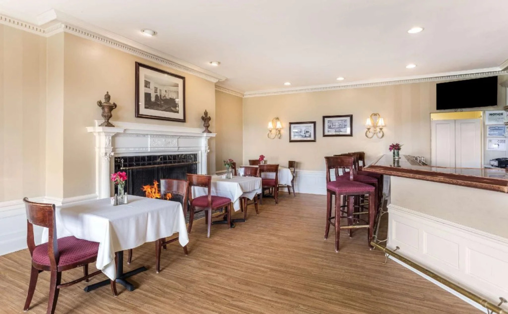 Traditions Hotel & Spa Johnson City - Binghamton, an Ascend Collection Hotel