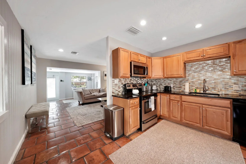 Poinsettia FTL Home by PMI