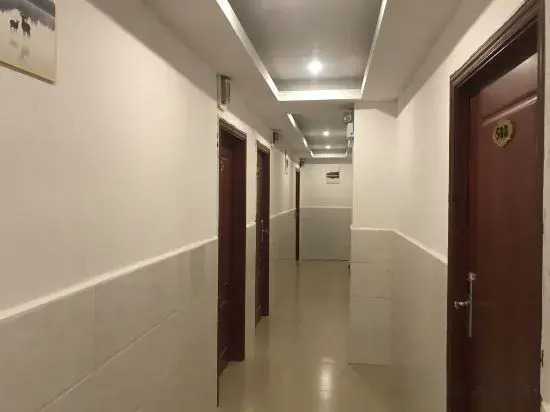 Fenggang Huasheng Pearl Hotel