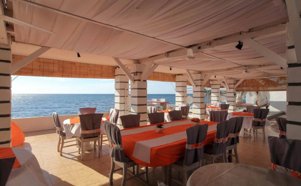 Villa Agung Beach Inn