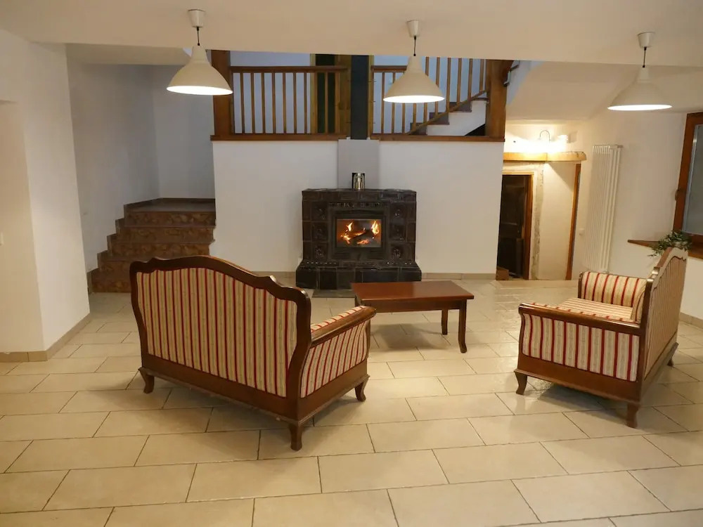 Penthouse in Historic Residence of the 700, Overlooking the Castle and Lake Garda
