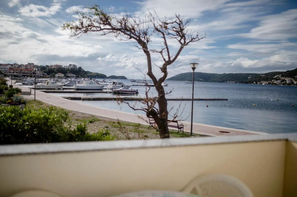 Coastal Home - 10 m From the sea - A1