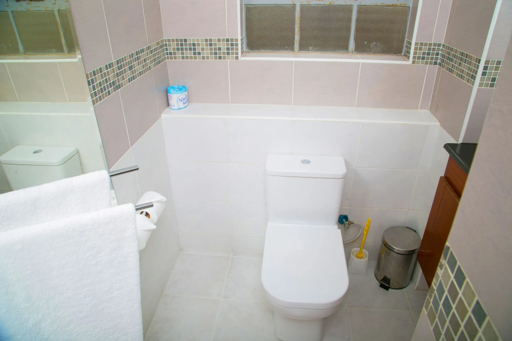 Batians Apartment Hotel