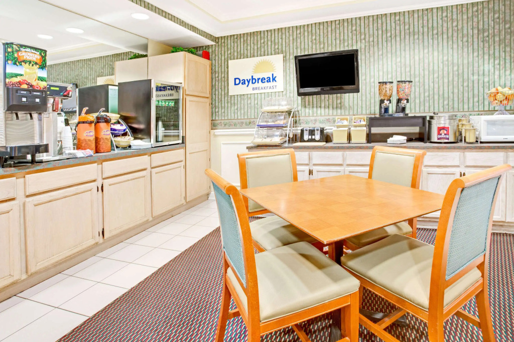 Days Inn by Wyndham Kingsland Naval Base I-95