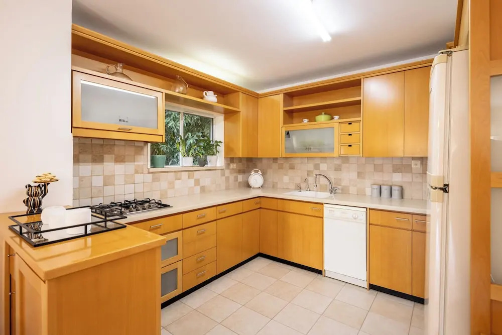 Homey Kiryat Haim Apt by Sea N Rent