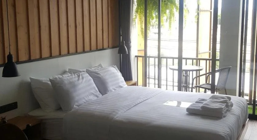 Saya Loft Hostel Lopburi