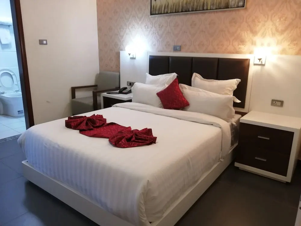 Sunspot Hotel