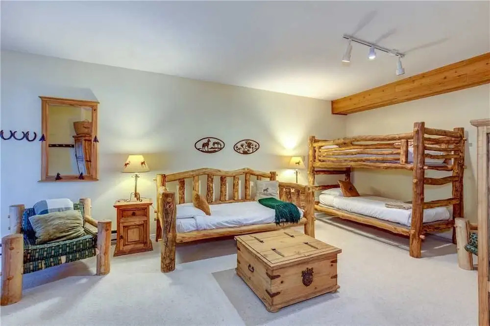 Aspenwood #1370 4 Bedroom Townhouse