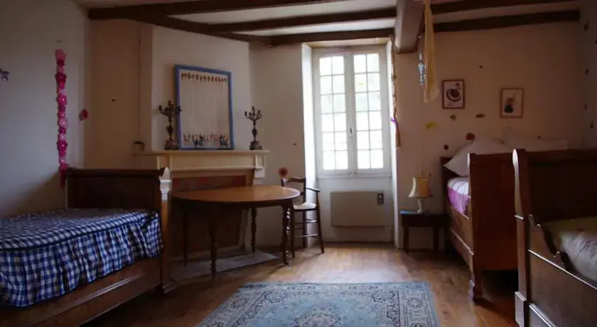 Le Petit Hameau